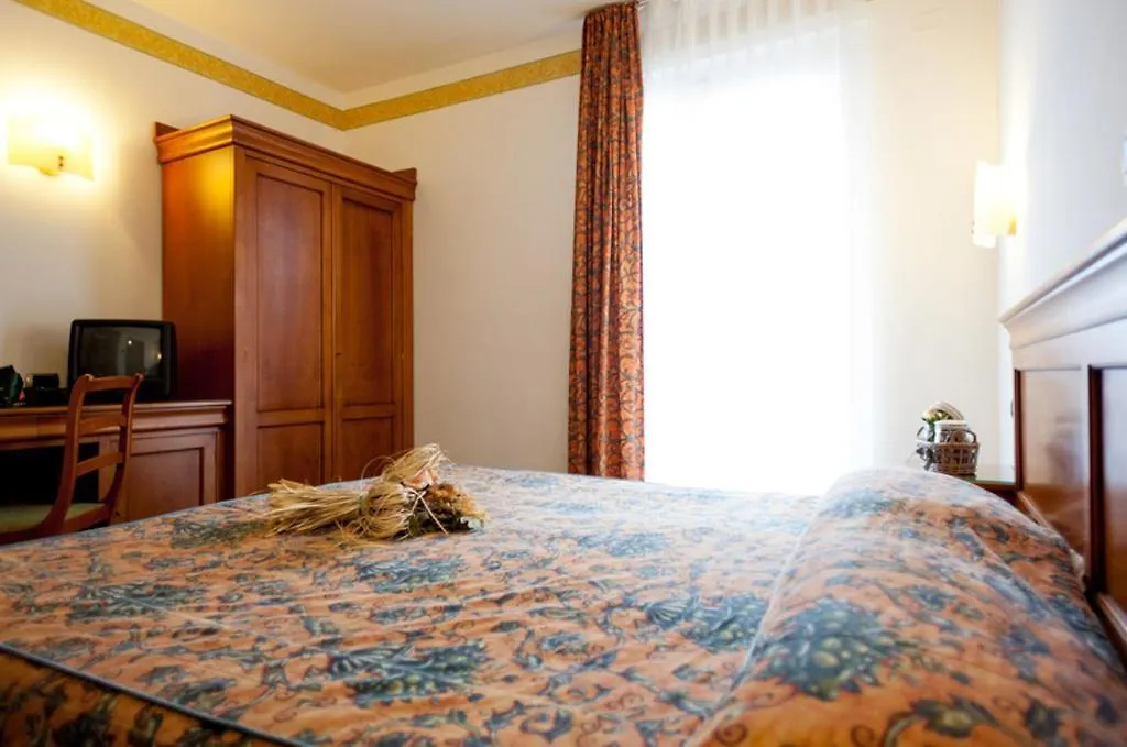 Hotel Bologna Bardolino 3*,